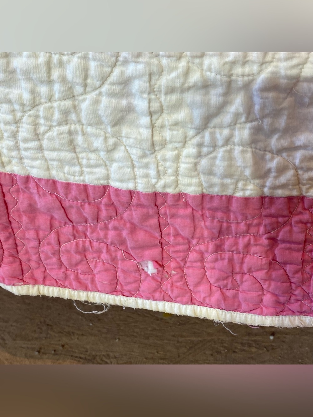 Vintage Appliqué Floral Cutter Quilt 78” x 82” - Picture 11 of 16